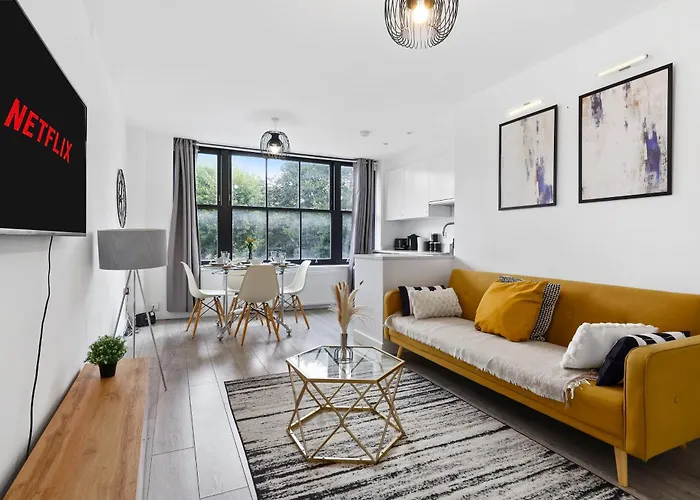 Premium 3 Bedroom Apartment 5 Minutes To Central London Enjoy Cashback For All September Stays