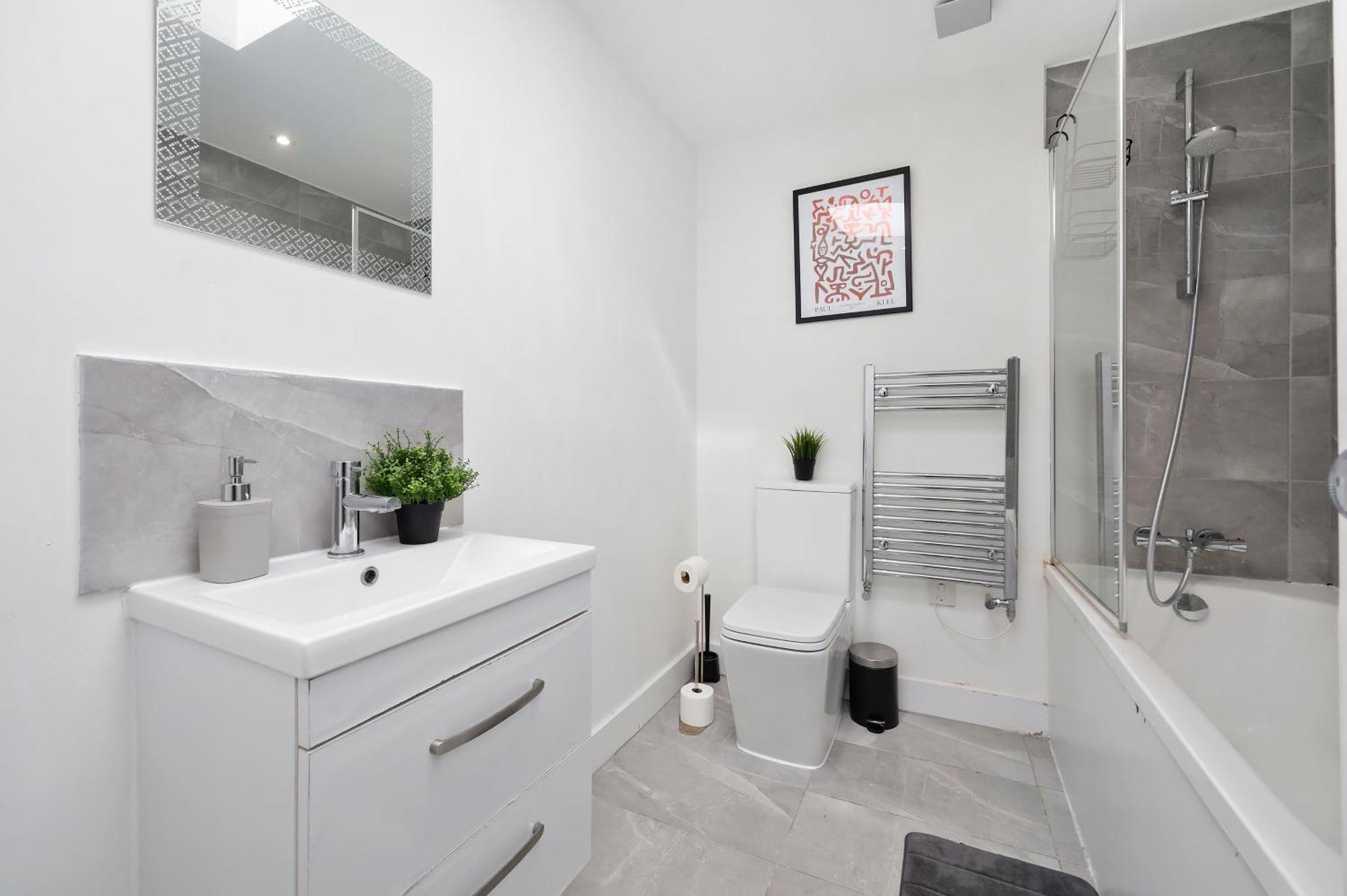 Premium 3 Bedroom 5 Minutes To Enjoy Cashback For September *