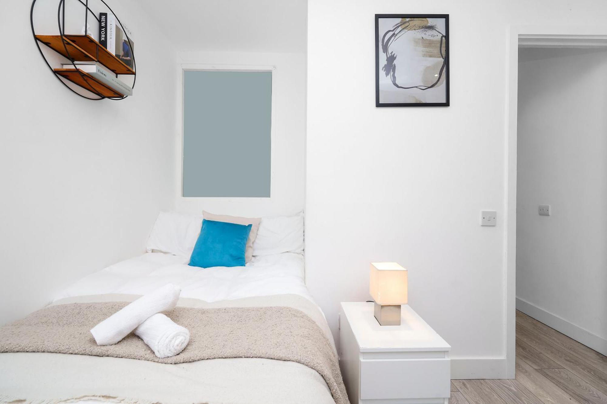 Apartment Premium 3 Bedroom 5 Minutes To Enjoy Cashback For September London